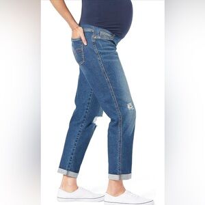 New Signature Levi’s Maternity Boyfriend fit distressed size‎ L.